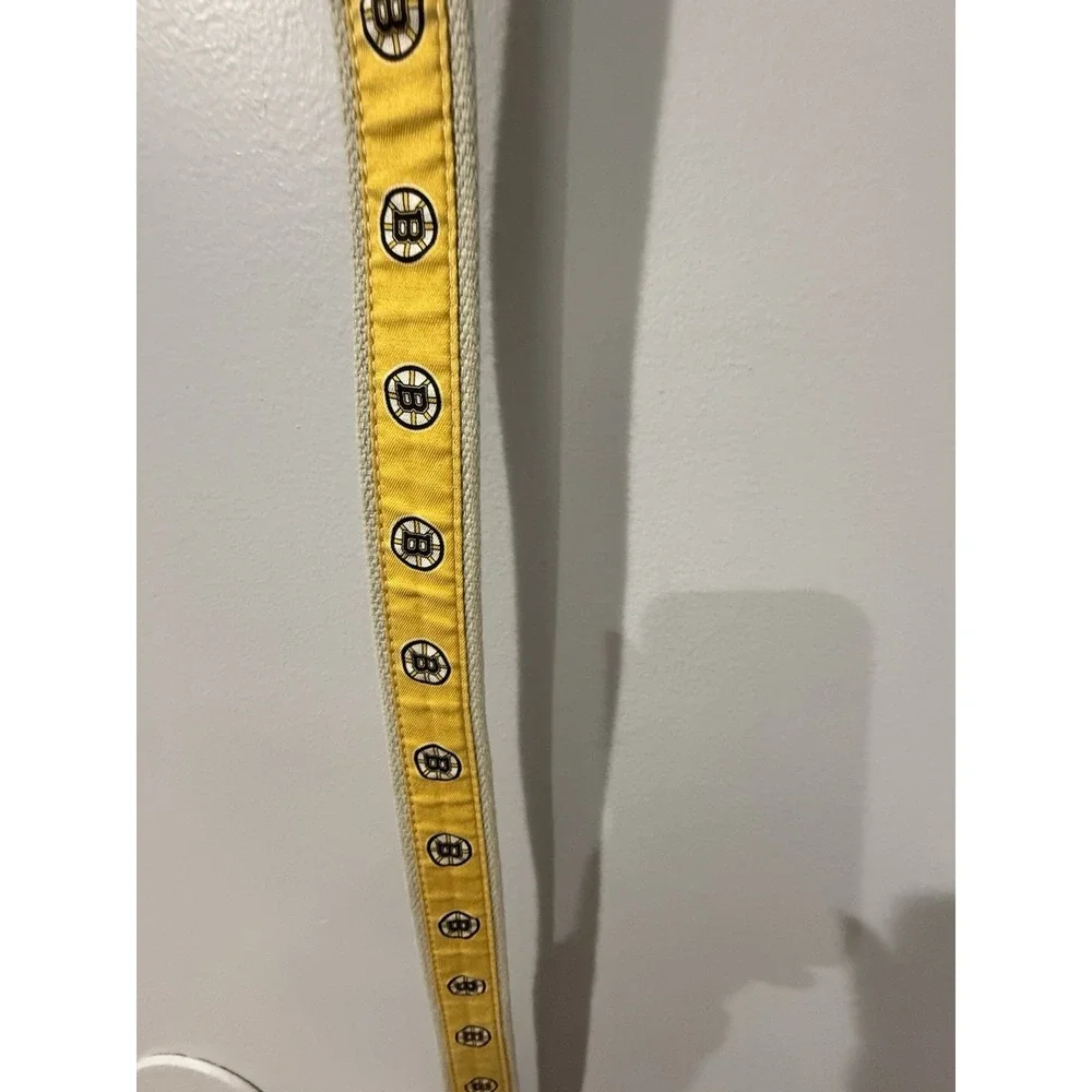 Vineyard Vines Boys NHL‎ Hockey Boston Bruins Yellow Belt Size 32 37.5